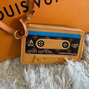 Louis Vuitton cassette card holder